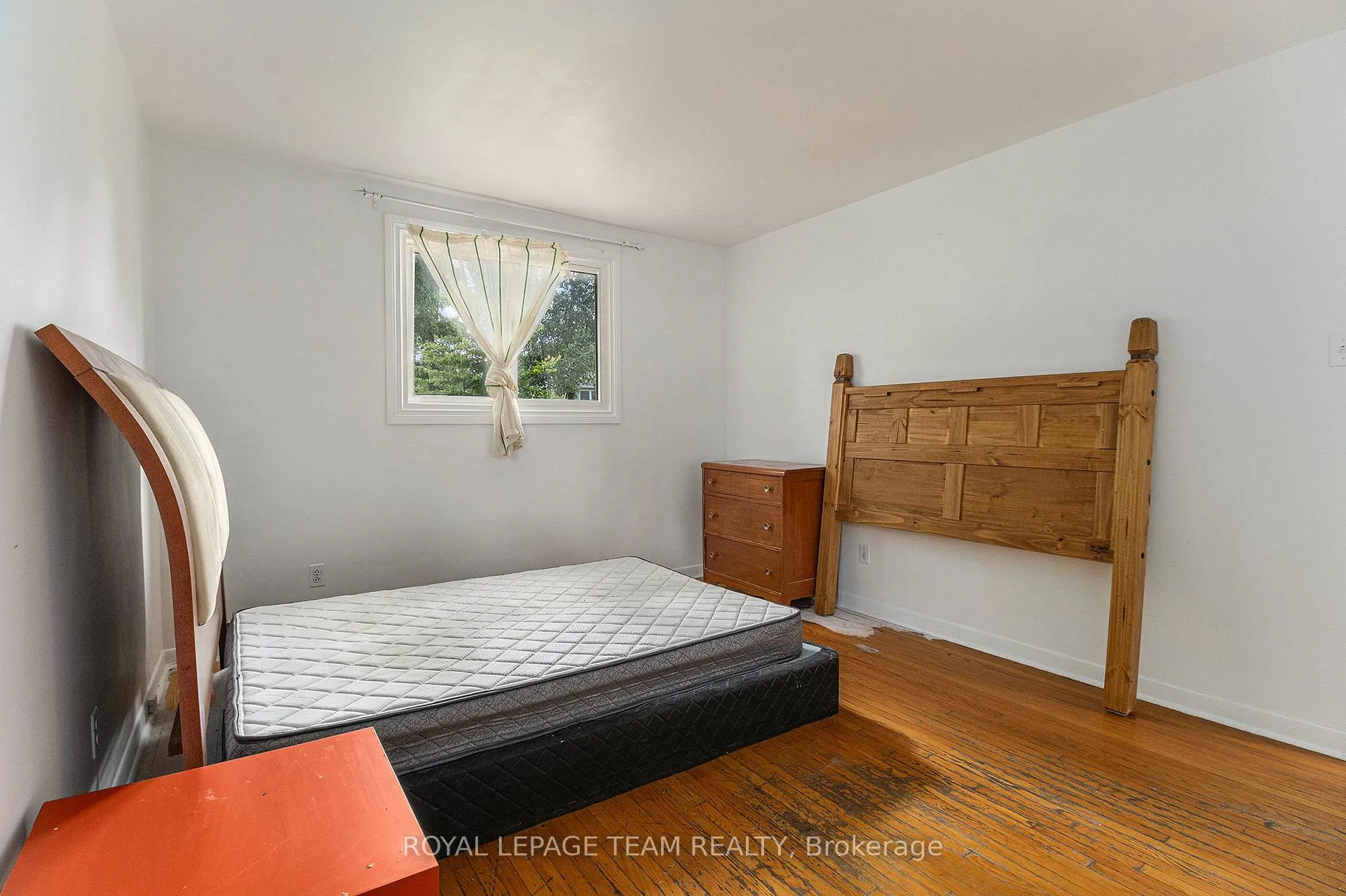 Photo 13 of 1285 Fellows Road, Ottawa, Parkway Park — HOMEH