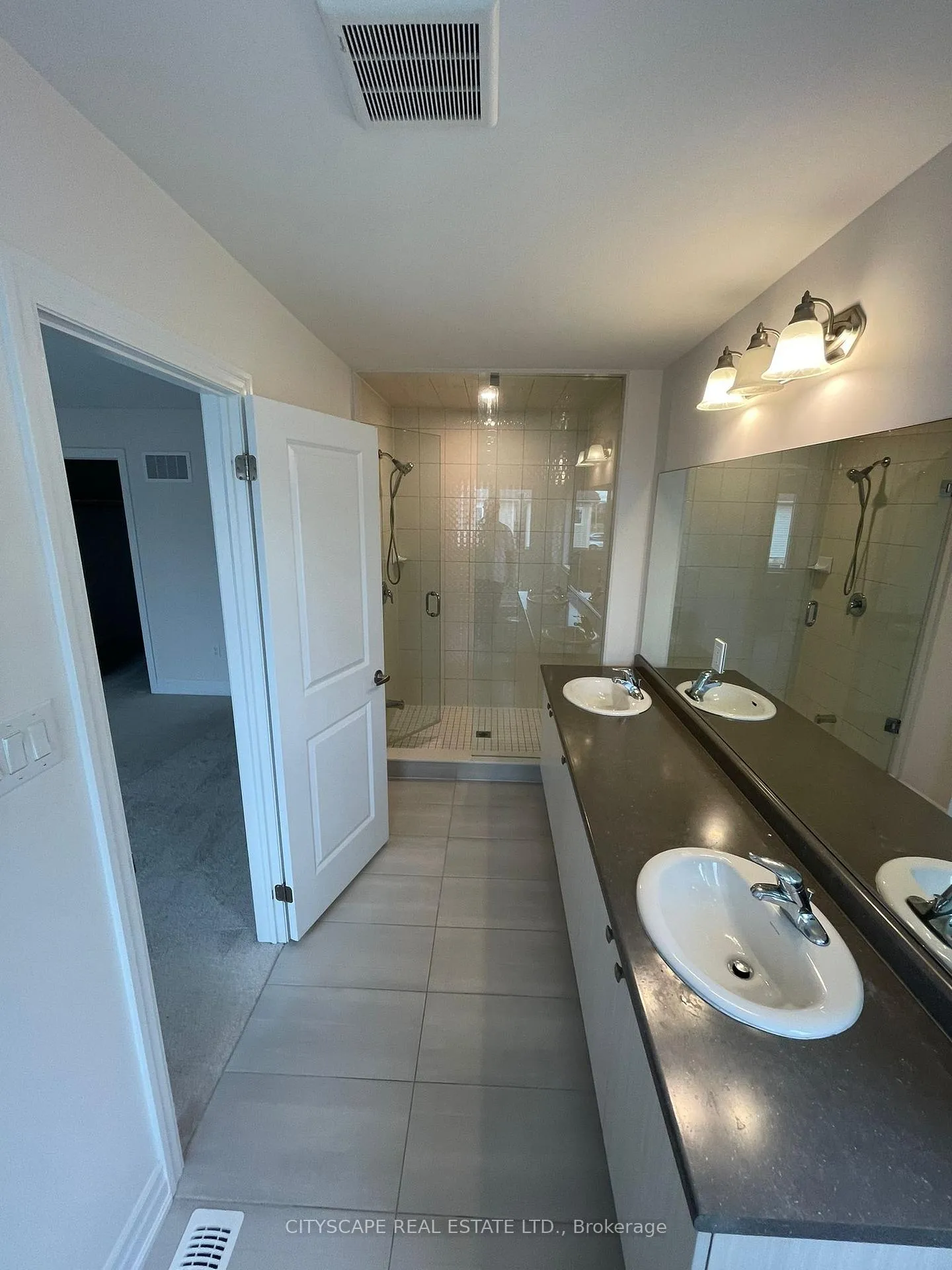 Photo 6 of 9249 Whiteoak Avenue, Niagara Falls, Lyons Creek — HOMEH