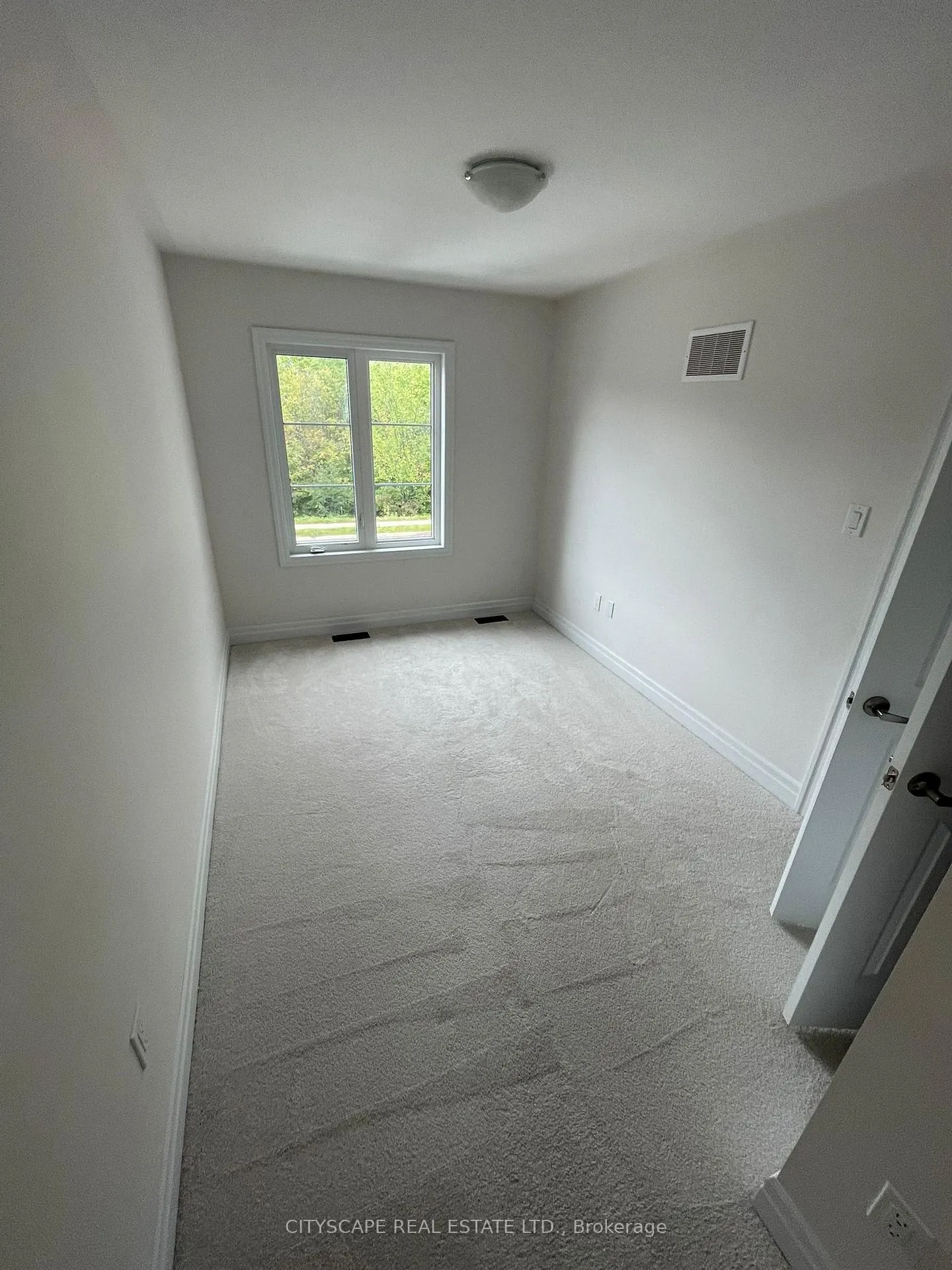 Photo 9 of 9249 Whiteoak Avenue, Niagara Falls, Lyons Creek — HOMEH
