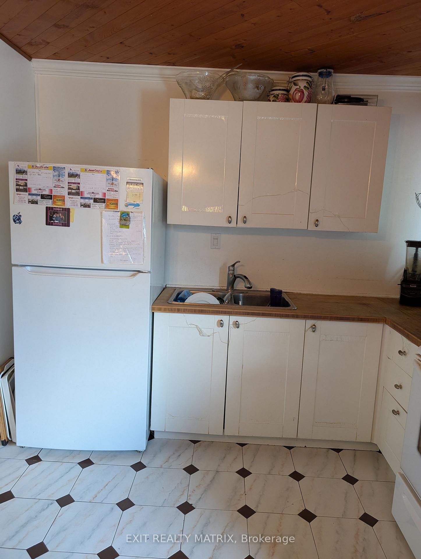 Photo 7 of 393 Donald Street, Ottawa, Overbrook/Castle Heights — HOMEH