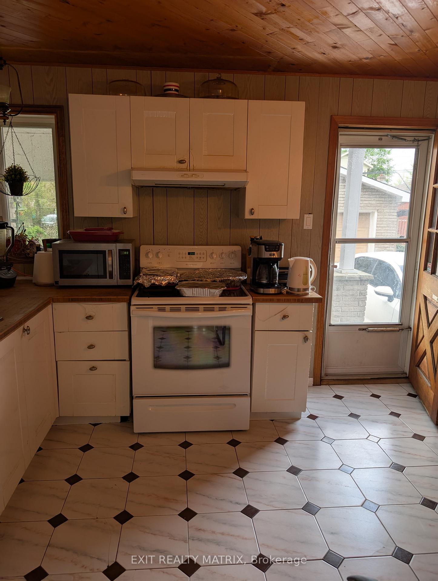 Photo 8 of 393 Donald Street, Ottawa, Overbrook/Castle Heights — HOMEH