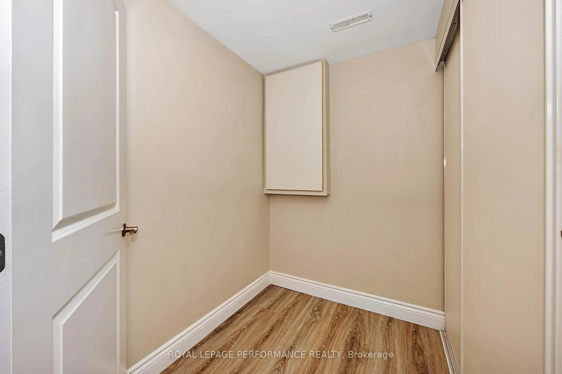 Photo 13 of Unit B, 336 Tulip Crescent, Ottawa, Chatelaine Village — HOMEH