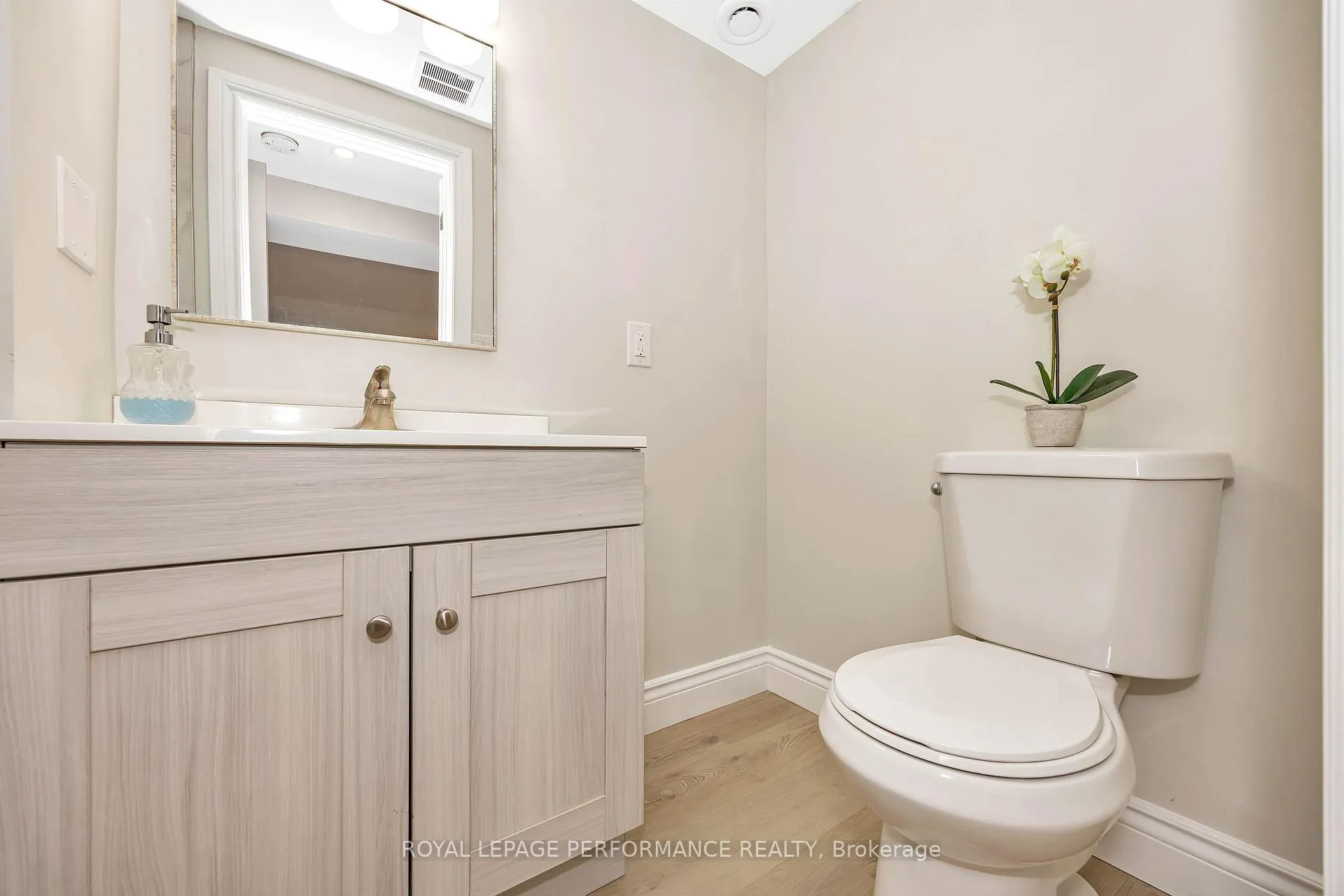 Photo 14 of Unit B, 336 Tulip Crescent, Ottawa, Chatelaine Village — HOMEH