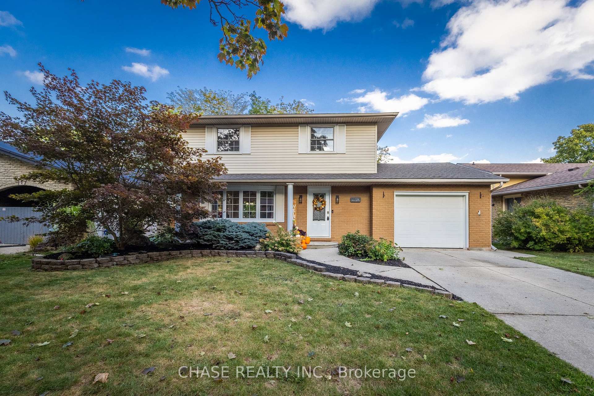 Photo 2 of 119 Oak Street, Norfolk, Simcoe — HOMEH