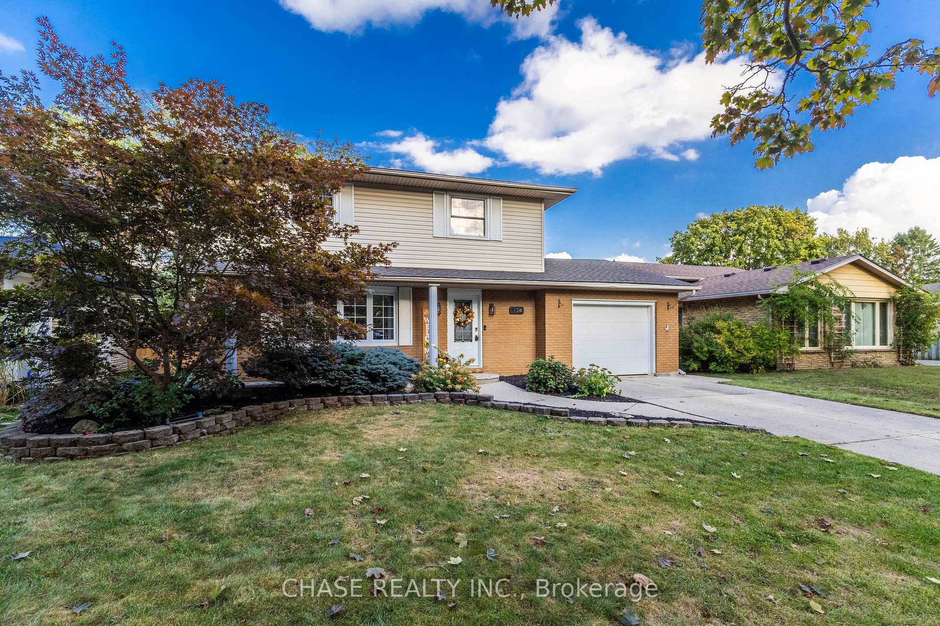 Photo 3 of 119 Oak Street, Norfolk, Simcoe — HOMEH