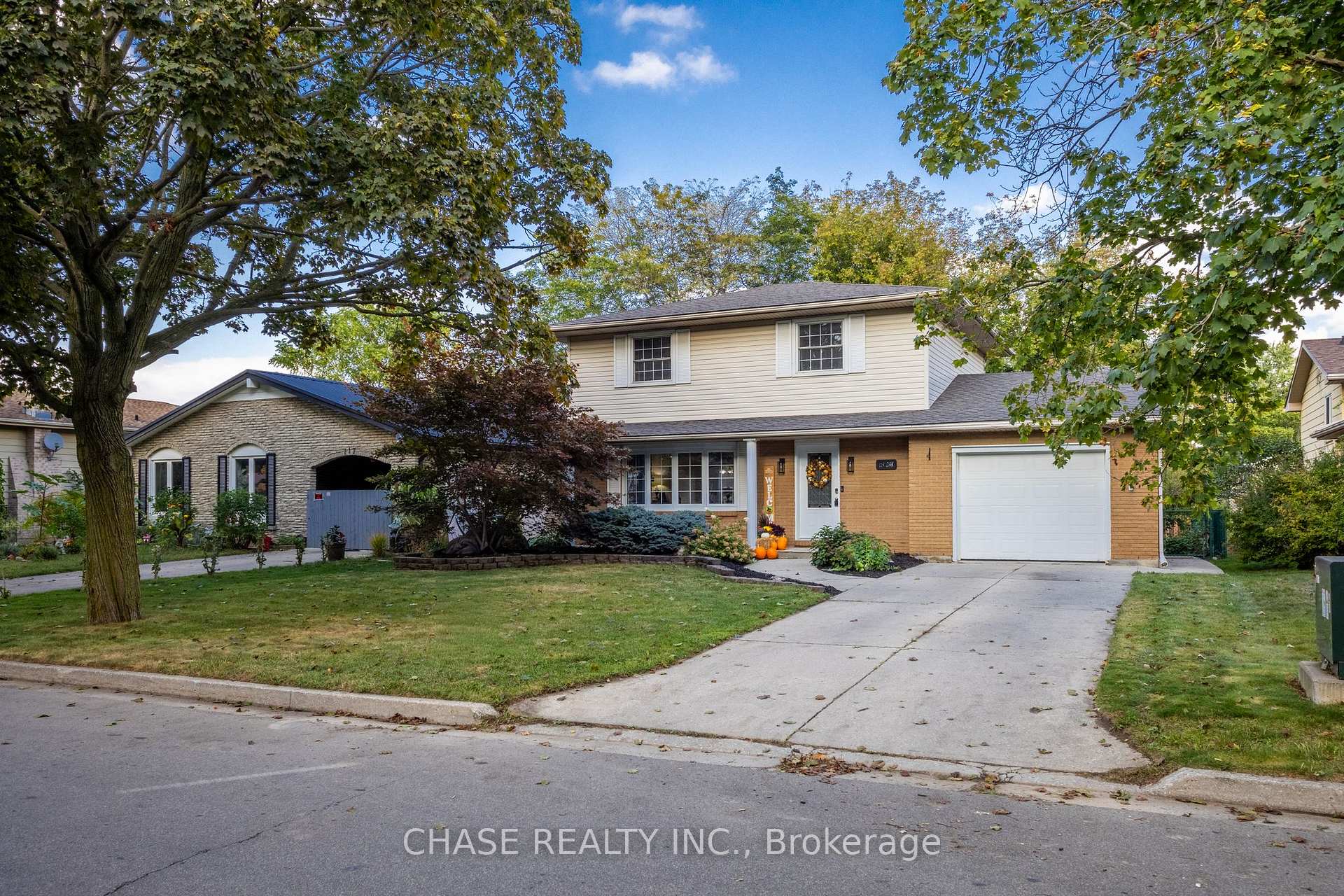 Photo 4 of 119 Oak Street, Norfolk, Simcoe — HOMEH