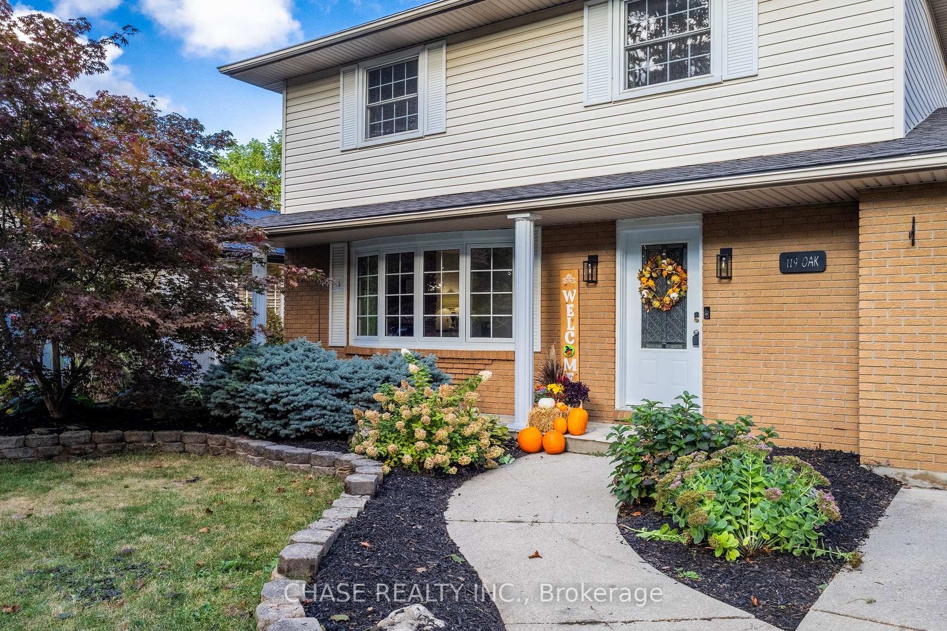 Photo 6 of 119 Oak Street, Norfolk, Simcoe — HOMEH