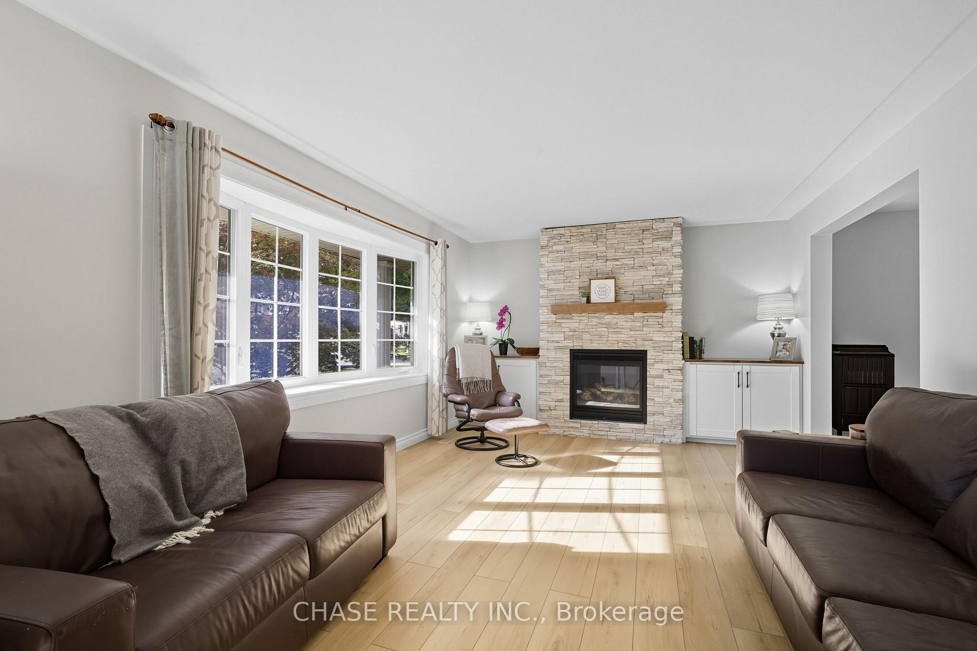 Photo 15 of 119 Oak Street, Norfolk, Simcoe — HOMEH