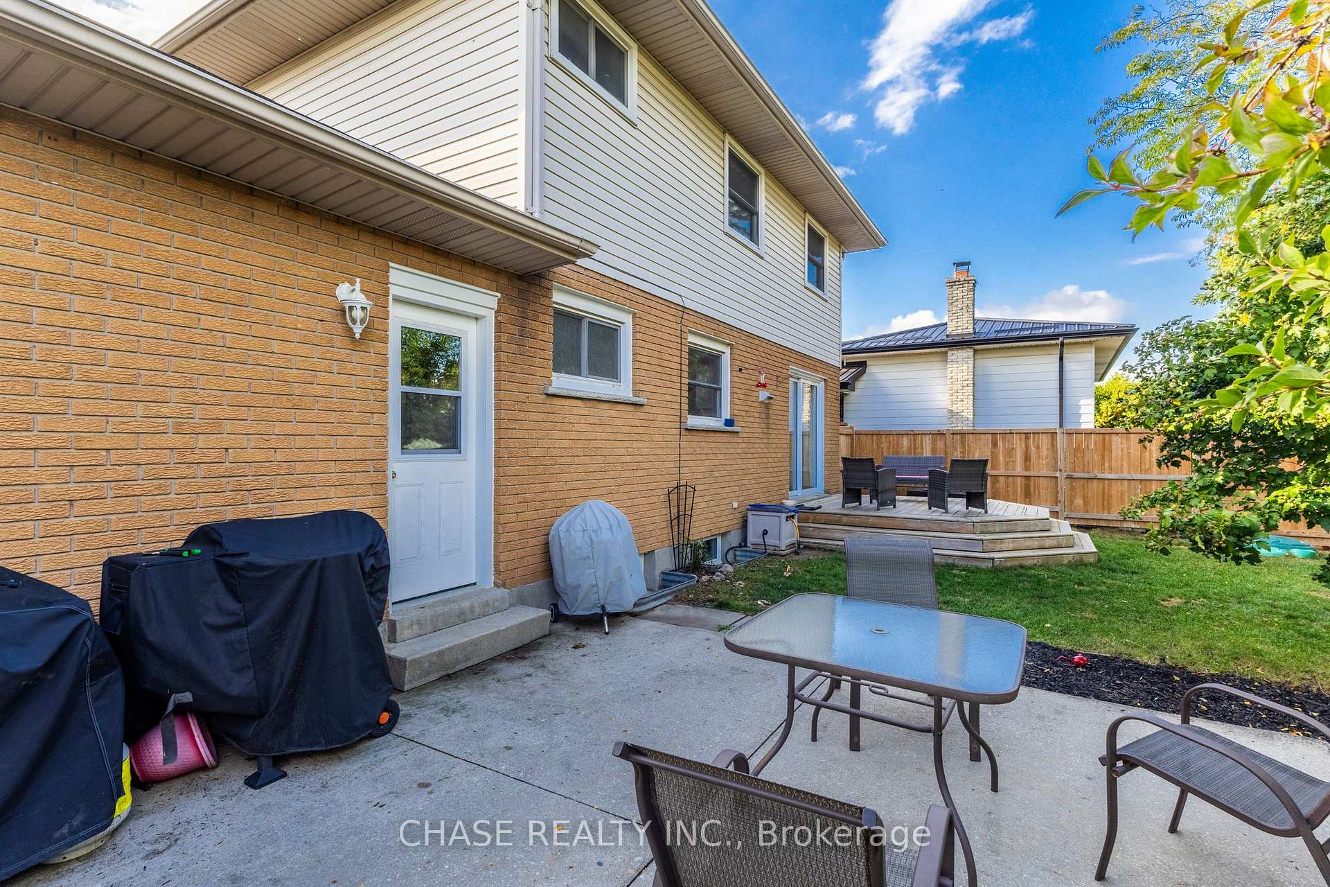 Photo 36 of 119 Oak Street, Norfolk, Simcoe — HOMEH