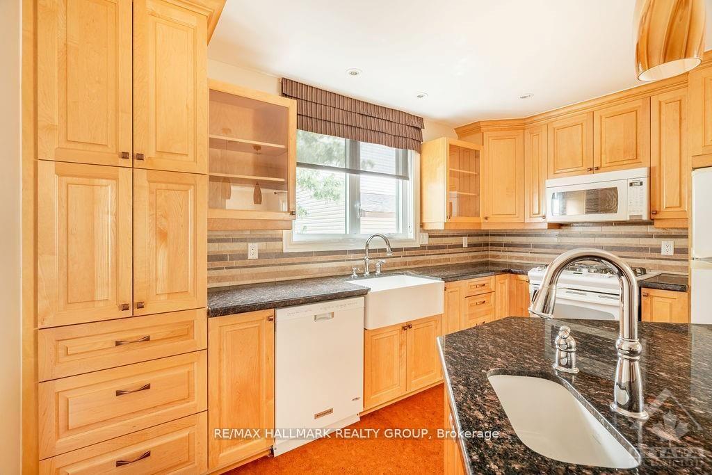 Photo 11 of 48 Springfield Road, Ottawa, Lindenlea — HOMEH