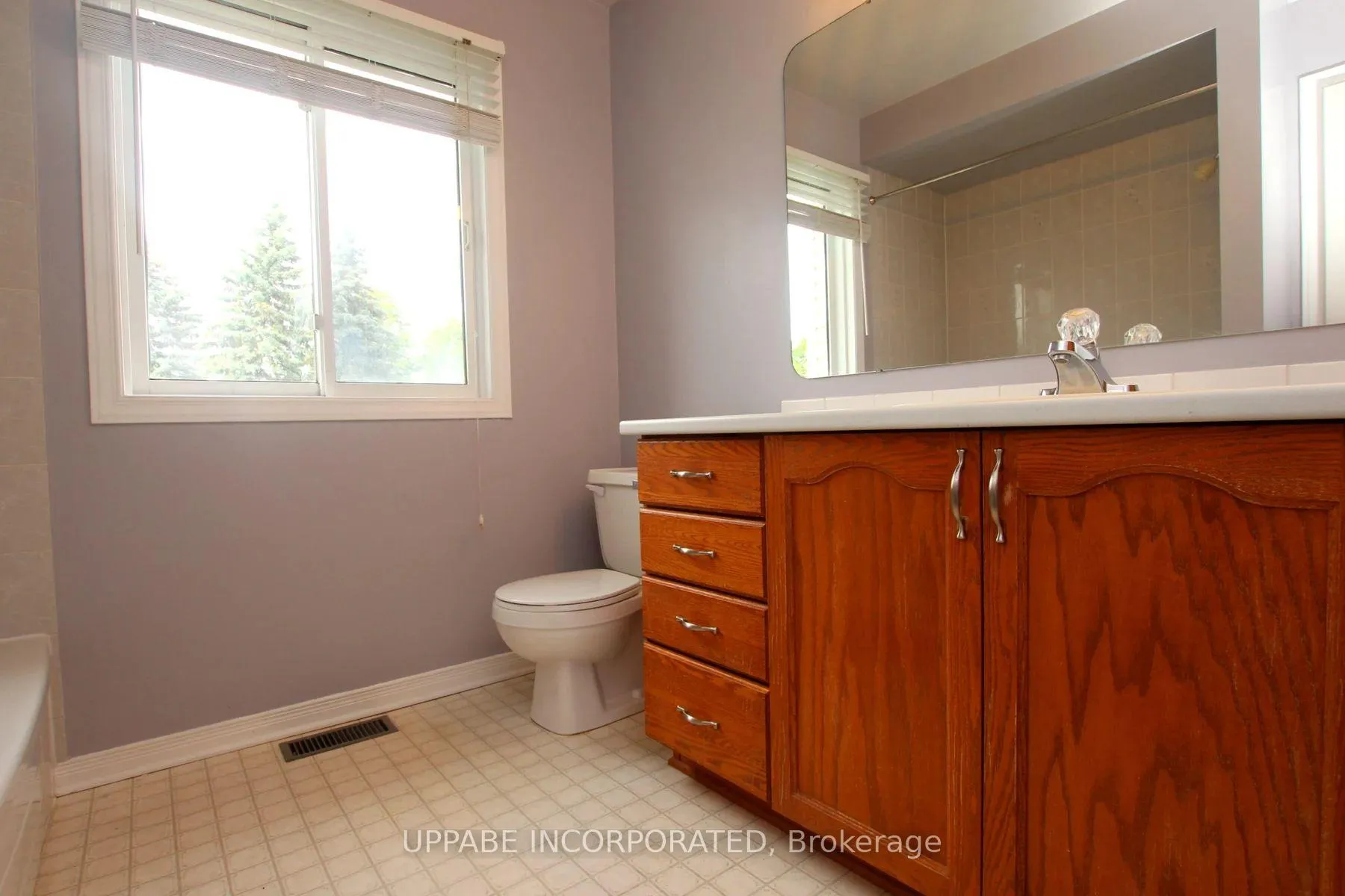 Photo 7 of 6075 Pineglade Crescent, Ottawa, Chapel Hill South - Orleans Village — HOMEH