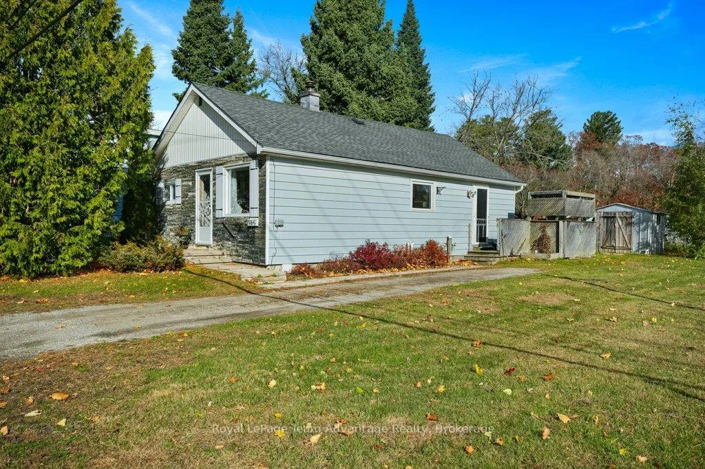 Photo 2 of 9 Hillcrest Avenue, Parry Sound — HOMEH
