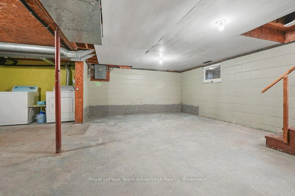 Photo 20 of 9 Hillcrest Avenue, Parry Sound — HOMEH