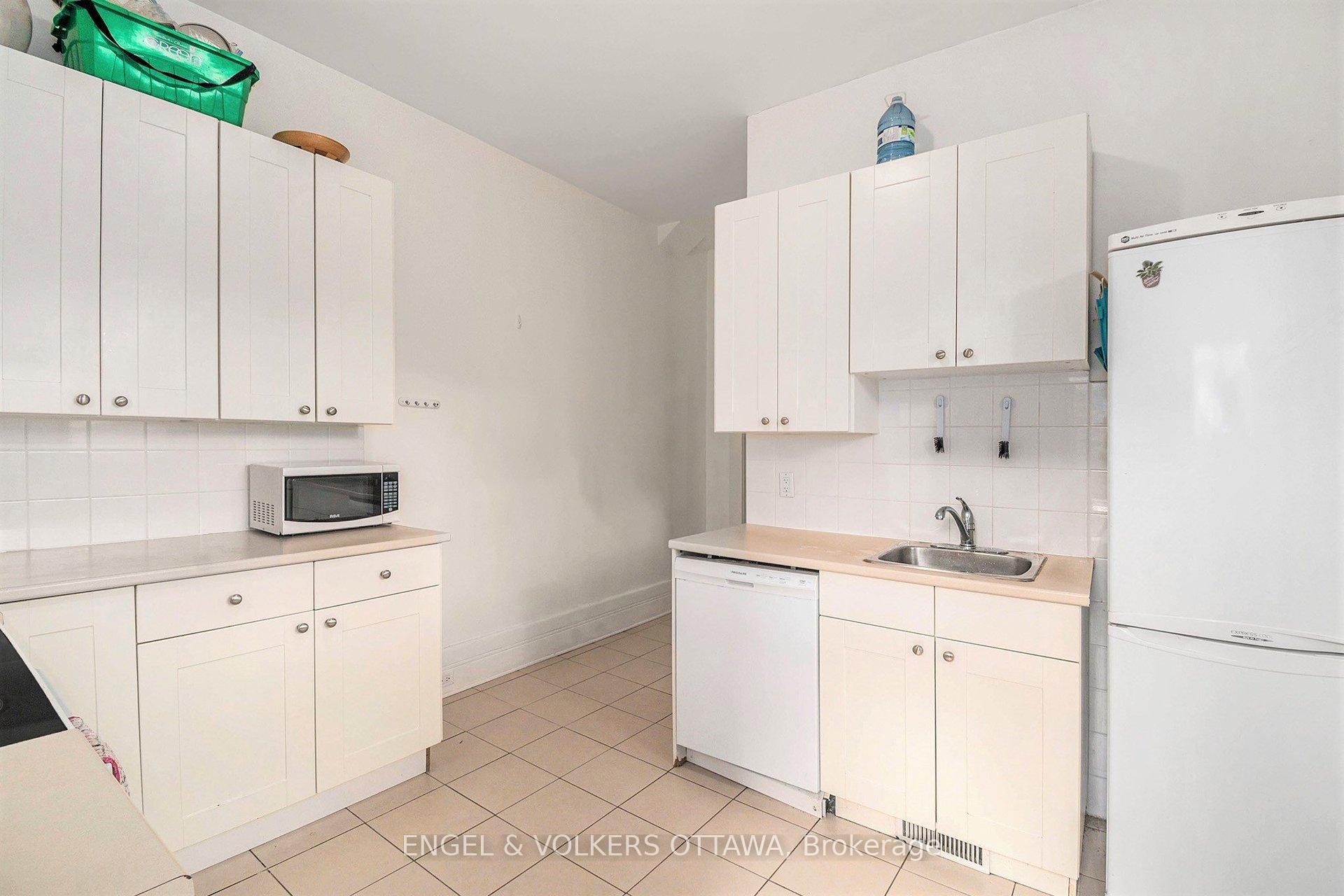 Photo 5 of Unit 1, 172 Ivy Crescent, Ottawa, Lindenlea — HOMEH