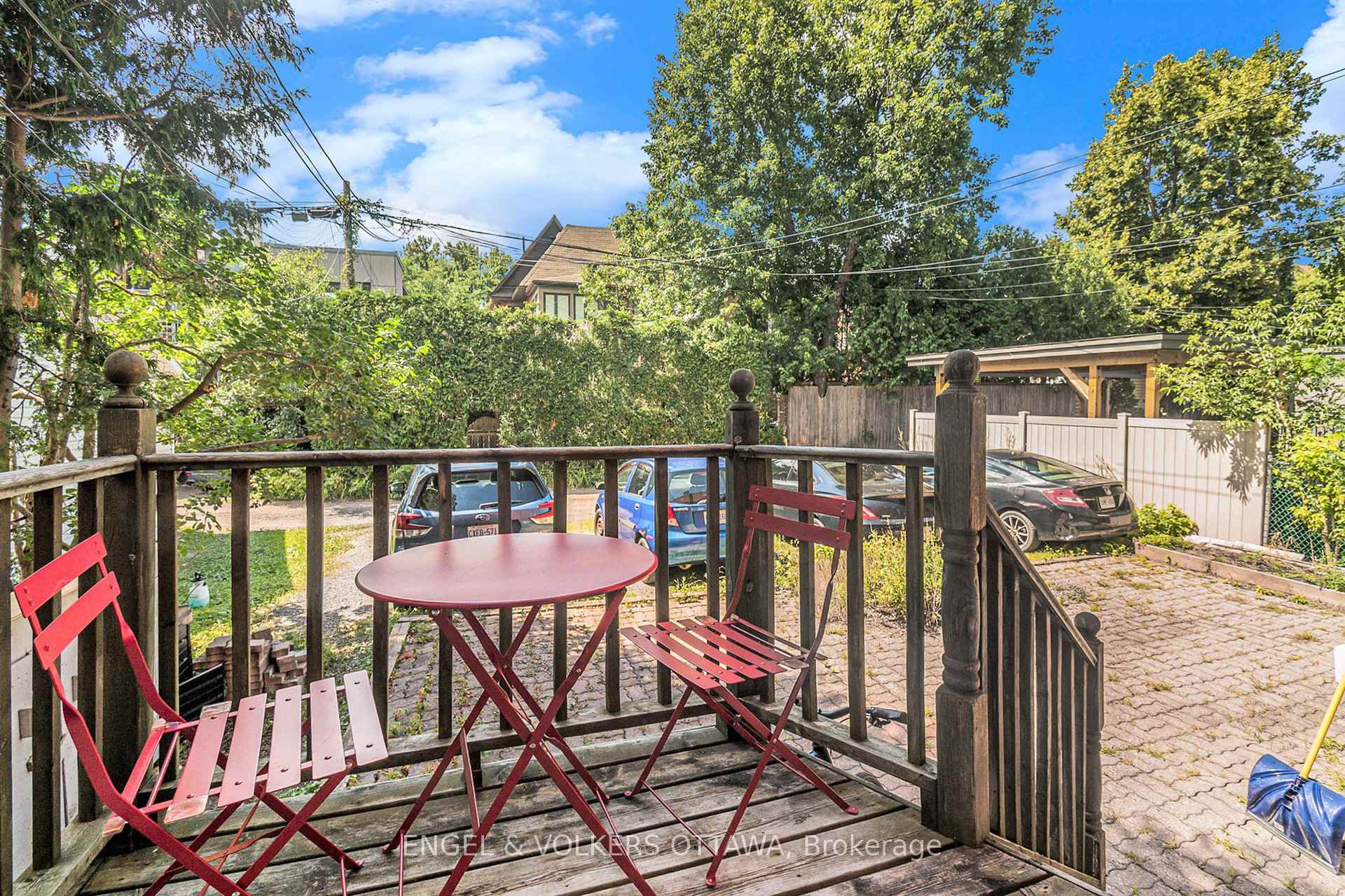 Photo 11 of Unit 1, 172 Ivy Crescent, Ottawa, Lindenlea — HOMEH