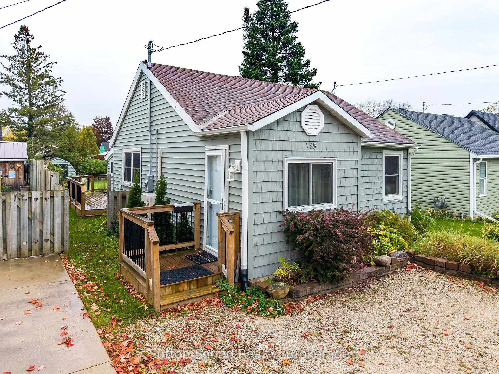 Front of 785 7th Street E