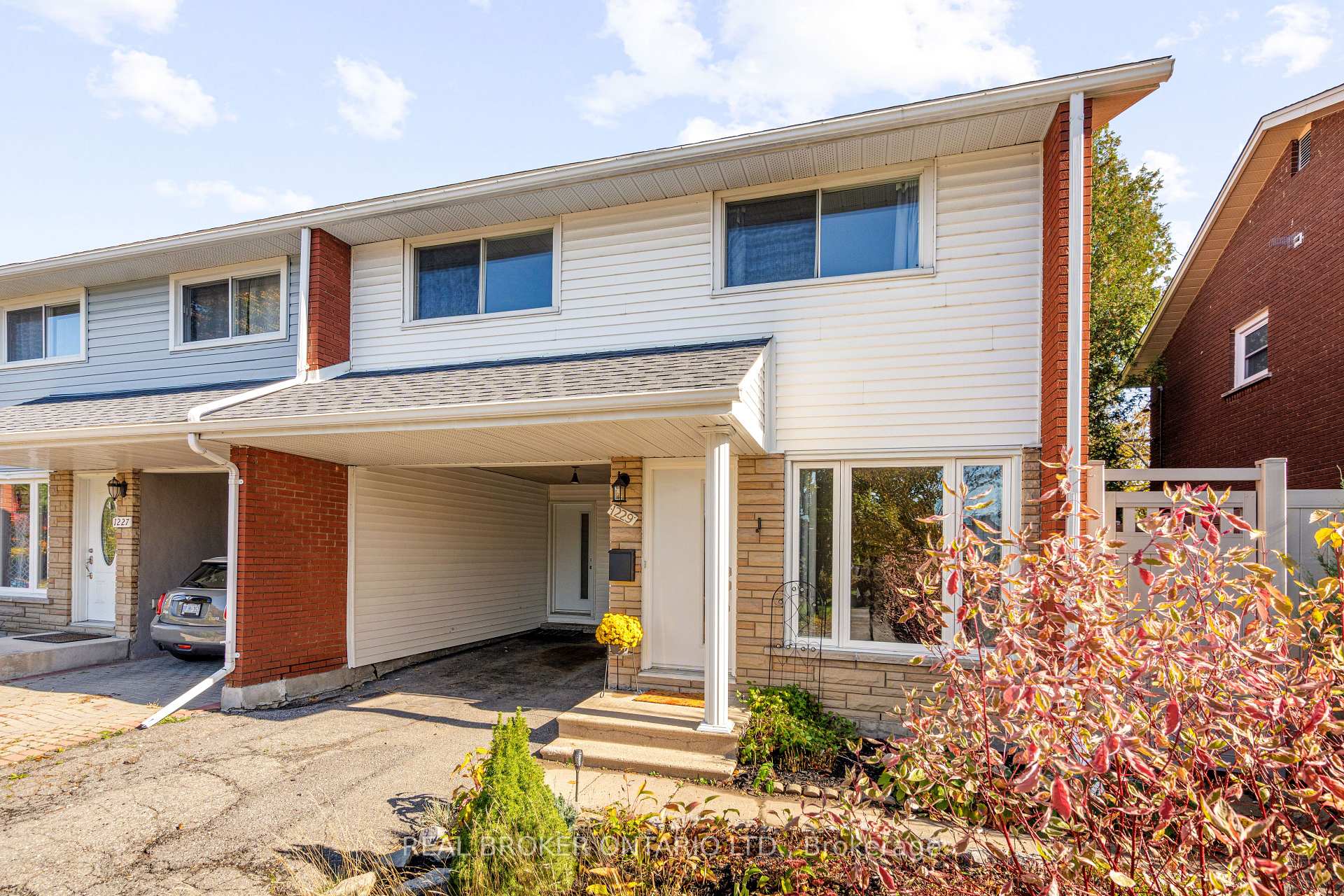 Photo 2 of 1229 Cobden Road, Ottawa, Queensway Terrace South/Ridgeview — HOMEH