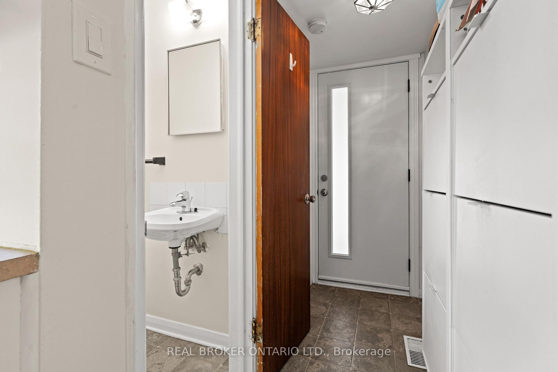Photo 10 of 1229 Cobden Road, Ottawa, Queensway Terrace South/Ridgeview — HOMEH