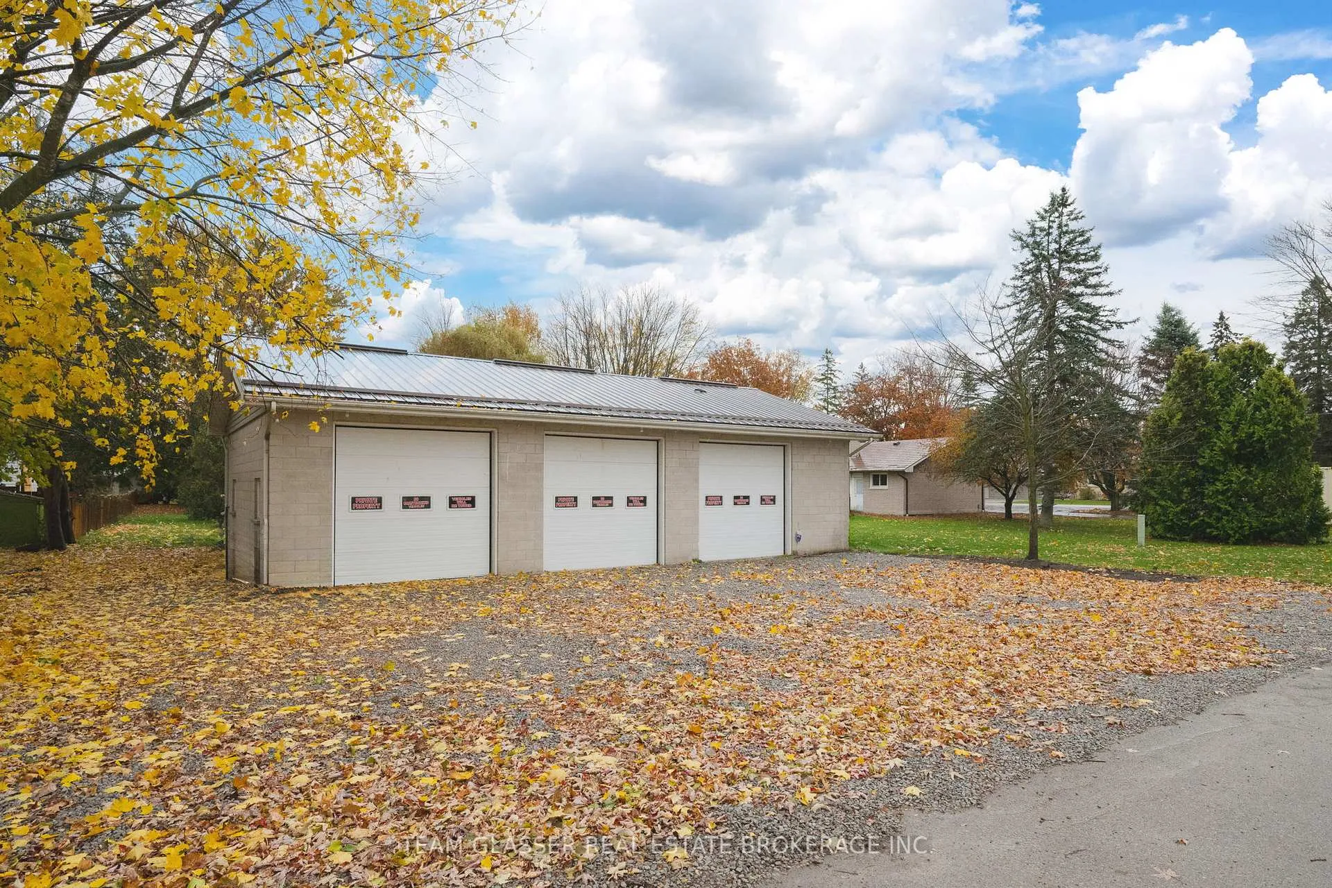 Photo 3 of 128 Centre Street, North Middlesex, Parkhill — HOMEH
