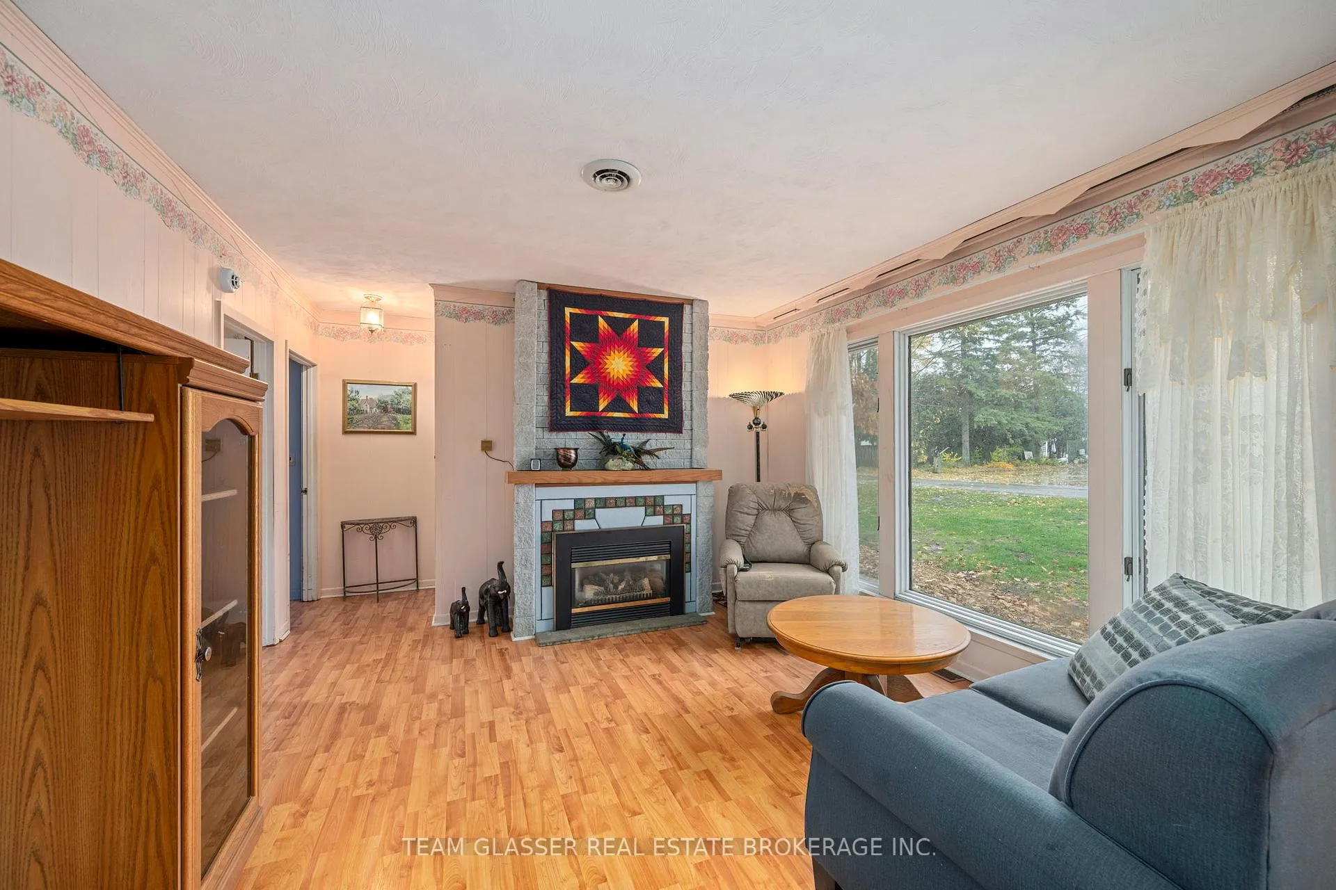 Photo 4 of 128 Centre Street, North Middlesex, Parkhill — HOMEH