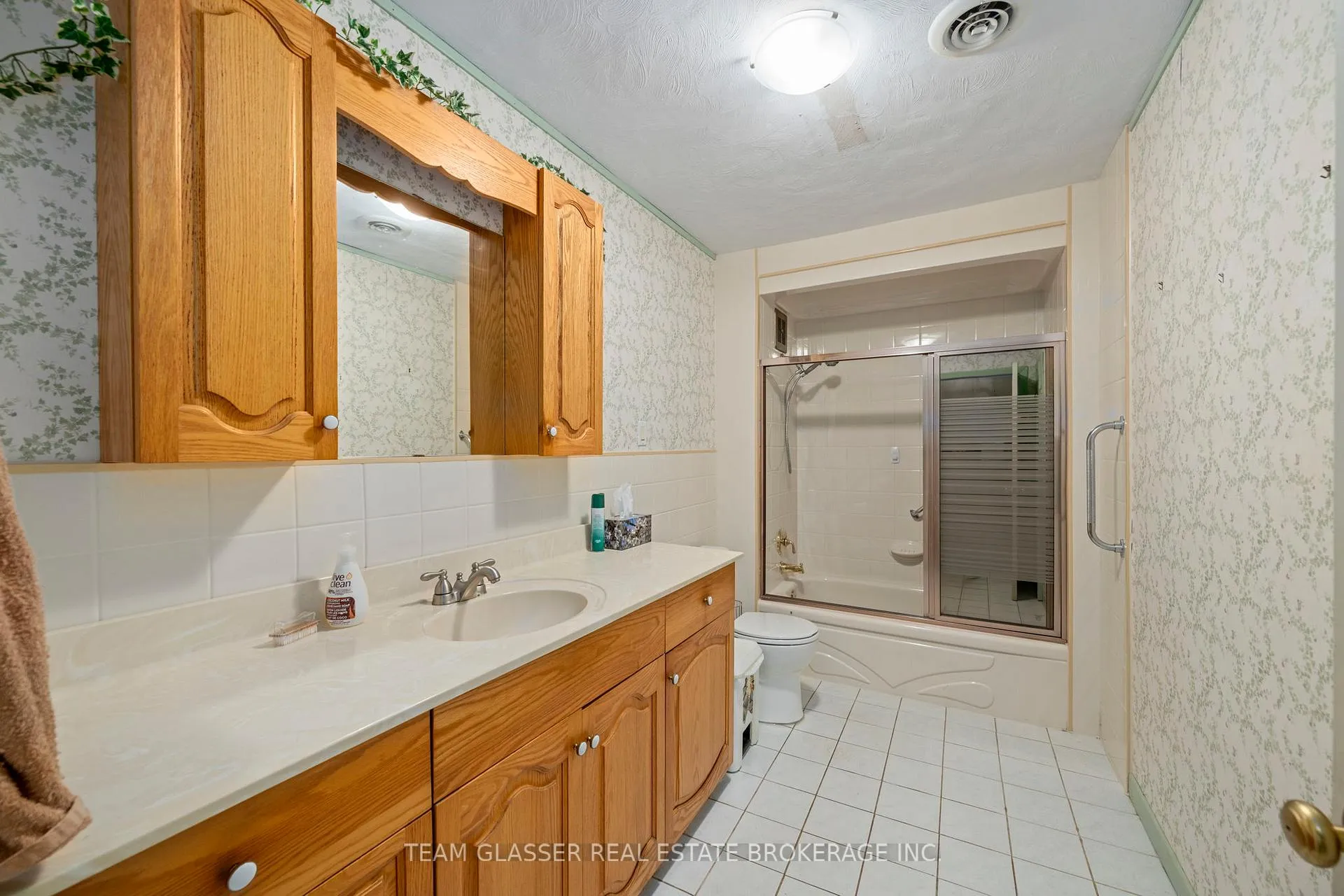 Photo 12 of 128 Centre Street, North Middlesex, Parkhill — HOMEH