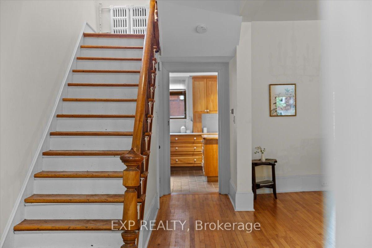 Photo 5 of 107 Stanley Avenue, Ottawa, New Edinburgh — HOMEH