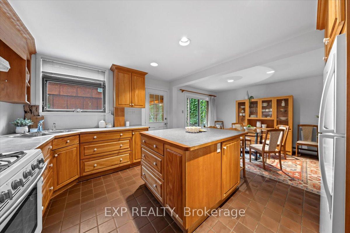 Photo 8 of 107 Stanley Avenue, Ottawa, New Edinburgh — HOMEH