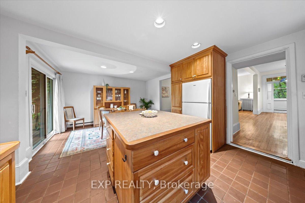 Photo 11 of 107 Stanley Avenue, Ottawa, New Edinburgh — HOMEH