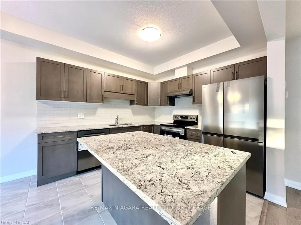 Photo 5 of 47 Saffron Way, Pelham, Fonthill — HOMEH