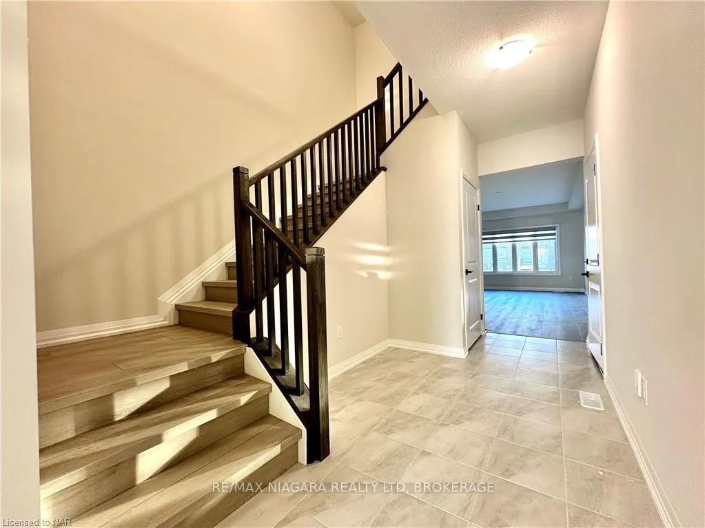 Photo 6 of 47 Saffron Way, Pelham, Fonthill — HOMEH