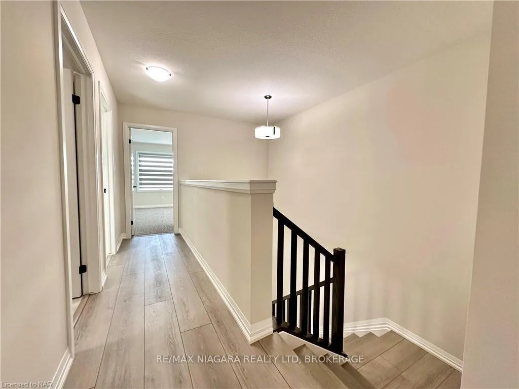 Photo 7 of 47 Saffron Way, Pelham, Fonthill — HOMEH