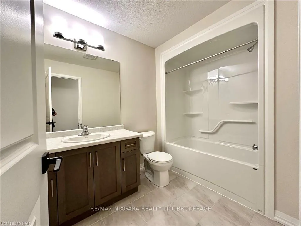 Photo 14 of 47 Saffron Way, Pelham, Fonthill — HOMEH