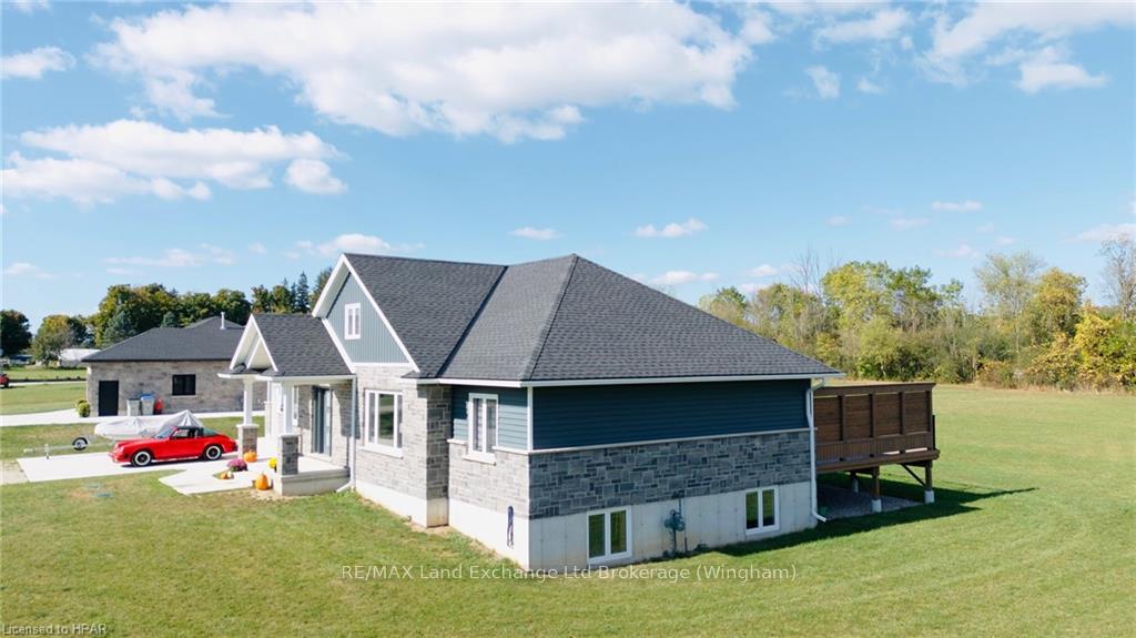 Photo 6 of 320 Turnberry Street, North Huron, Wingham — HOMEH