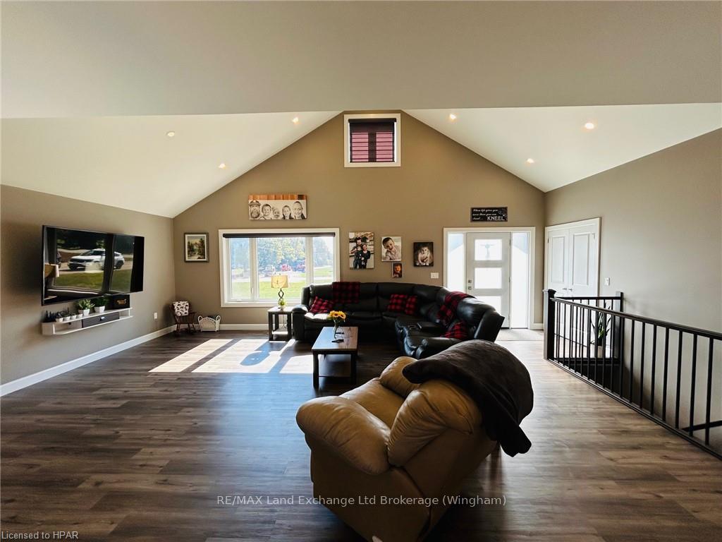 Photo 17 of 320 Turnberry Street, North Huron, Wingham — HOMEH
