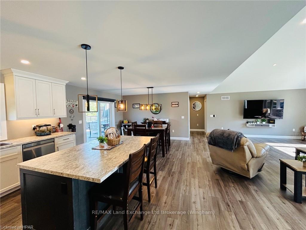 Photo 19 of 320 Turnberry Street, North Huron, Wingham — HOMEH