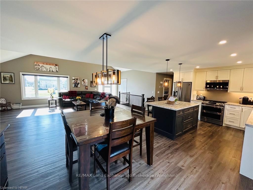 Photo 20 of 320 Turnberry Street, North Huron, Wingham — HOMEH