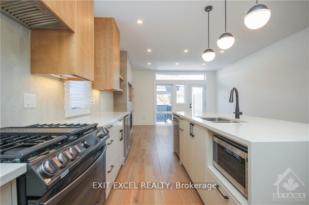 Photo 9 of 166 Ivy Crescent, Ottawa, Lindenlea — HOMEH