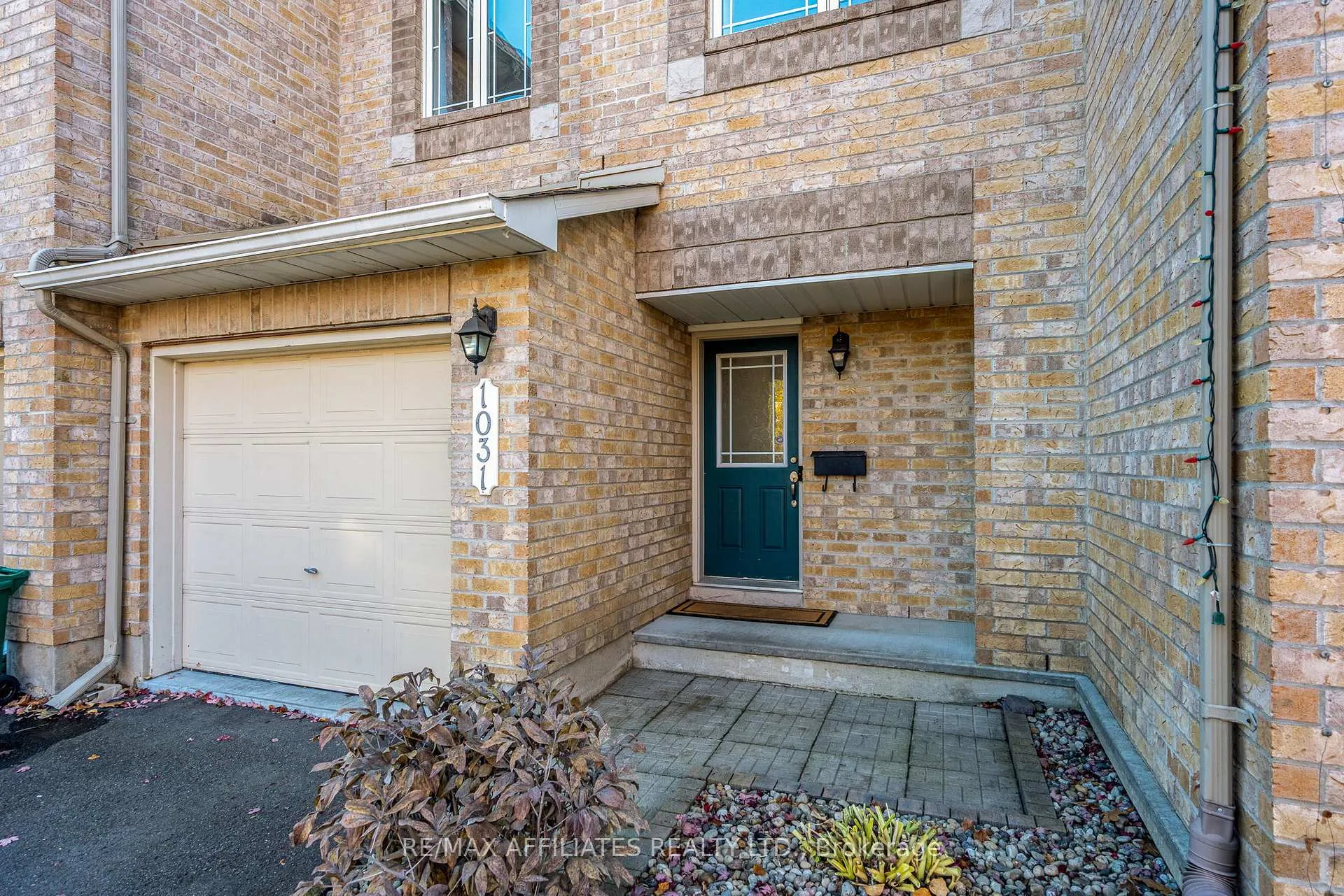 Photo 2 of 1031 Capreol Street, Ottawa, Avalon East — HOMEH