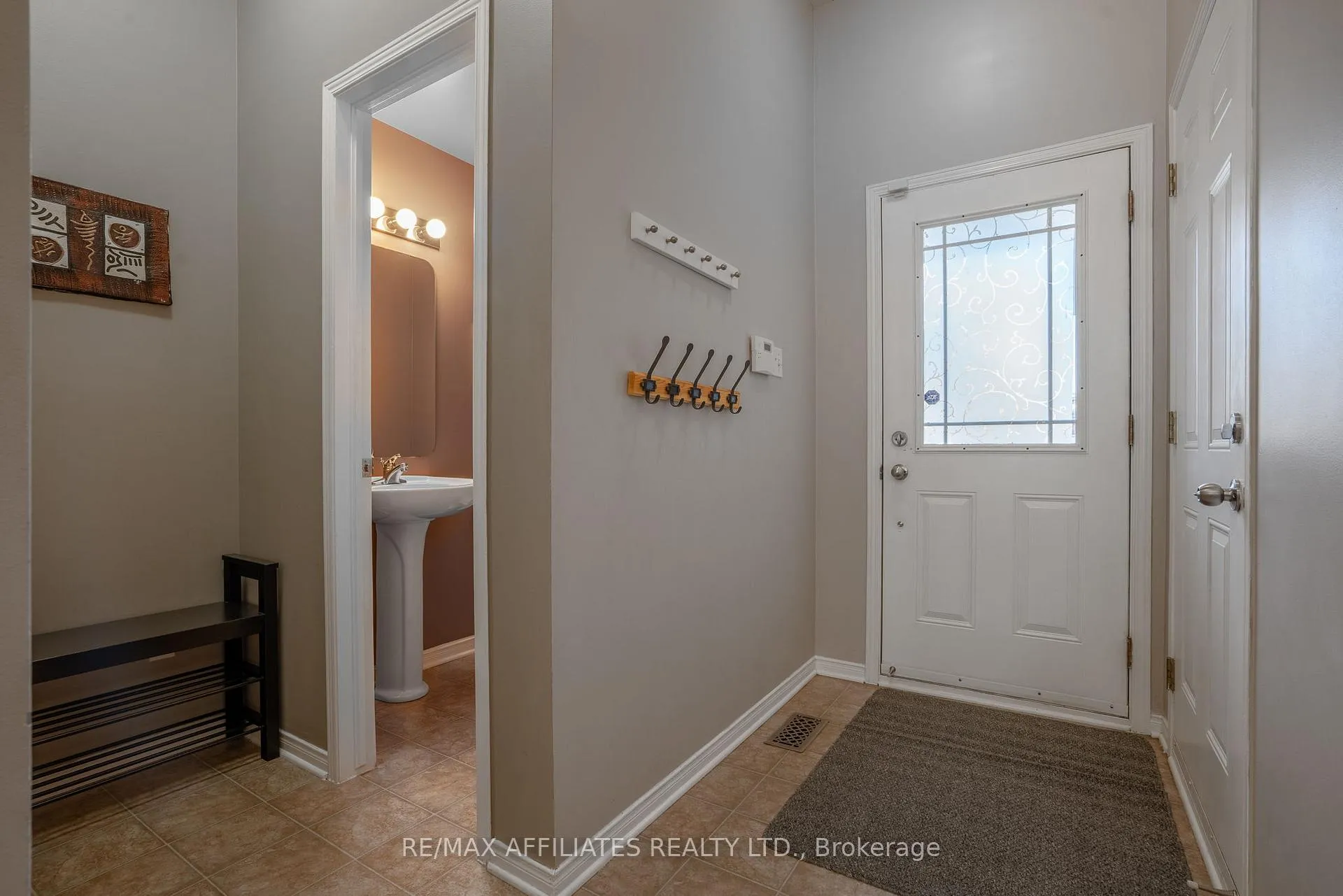 Photo 3 of 1031 Capreol Street, Ottawa, Avalon East — HOMEH