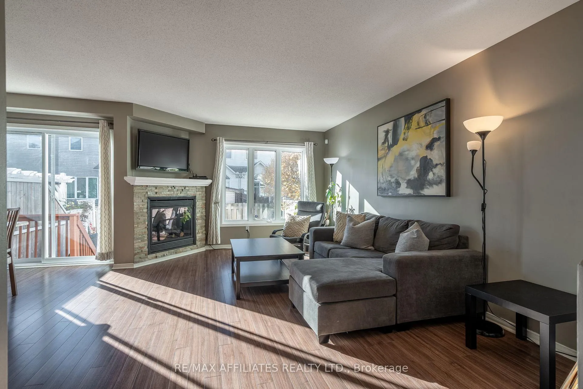 Photo 5 of 1031 Capreol Street, Ottawa, Avalon East — HOMEH