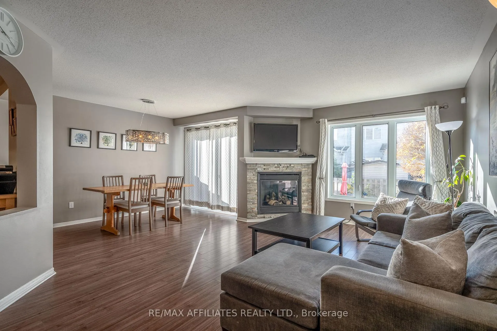 Photo 6 of 1031 Capreol Street, Ottawa, Avalon East — HOMEH
