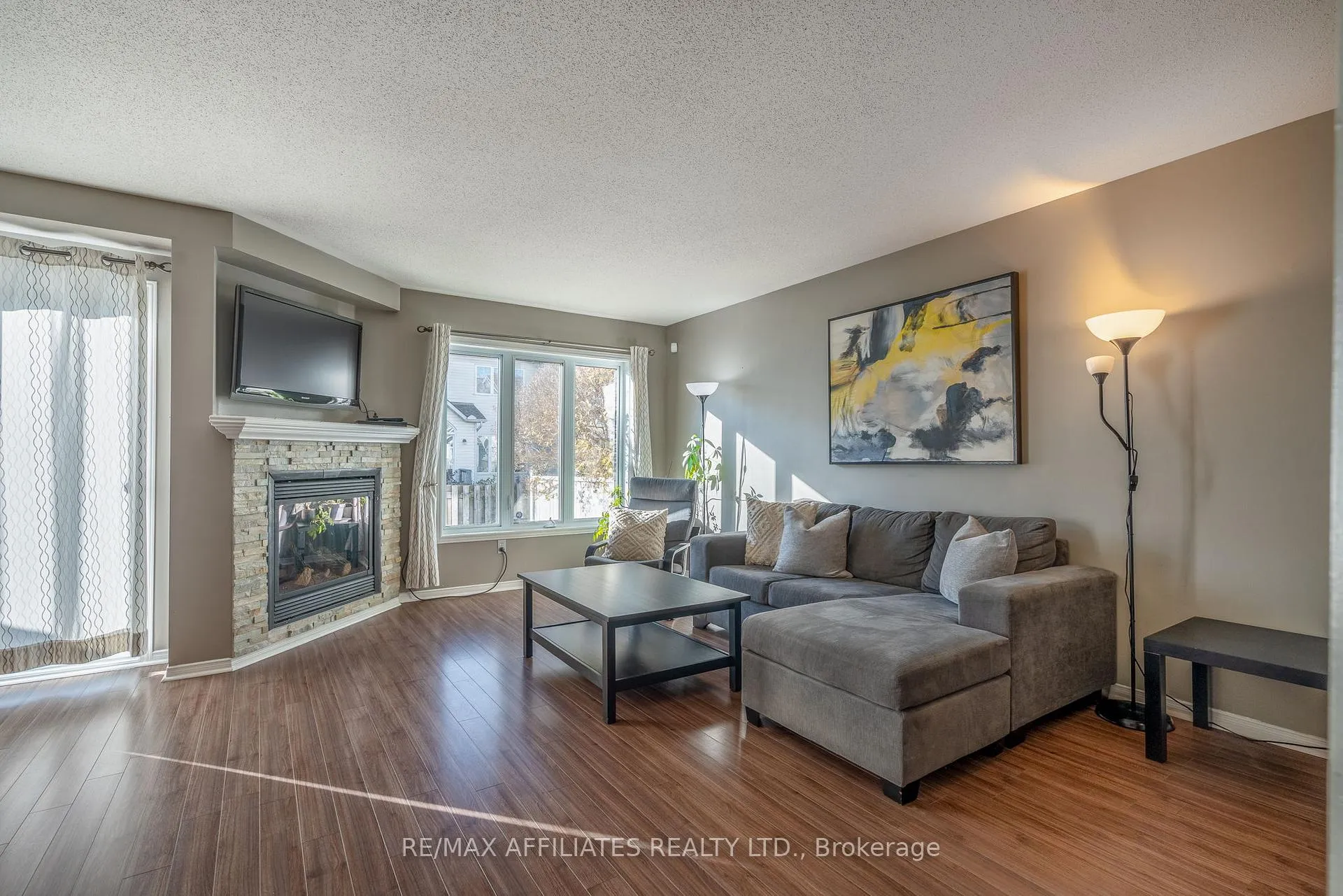 Photo 8 of 1031 Capreol Street, Ottawa, Avalon East — HOMEH