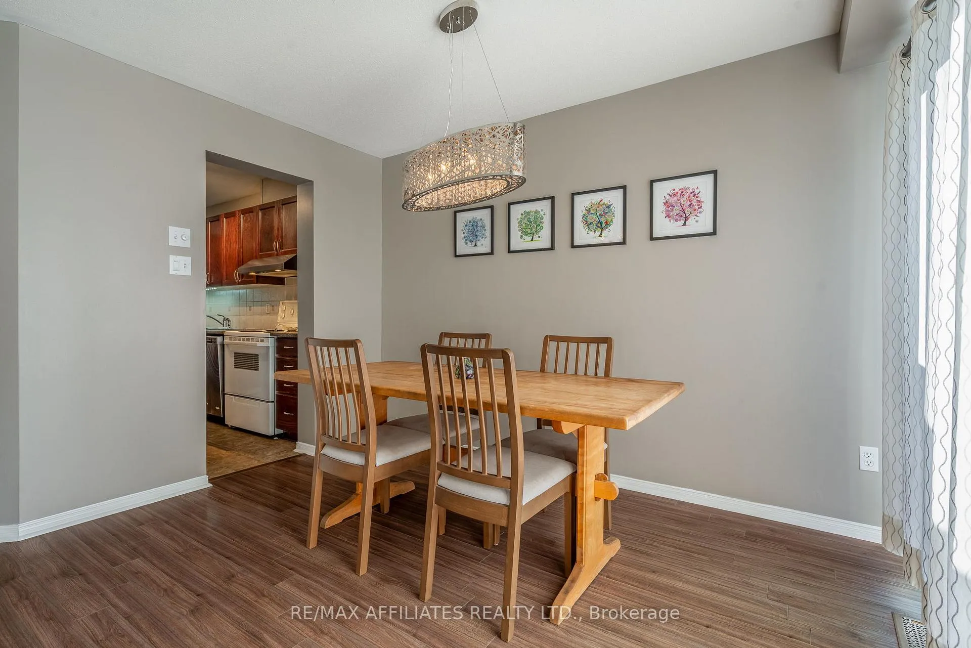 Photo 10 of 1031 Capreol Street, Ottawa, Avalon East — HOMEH