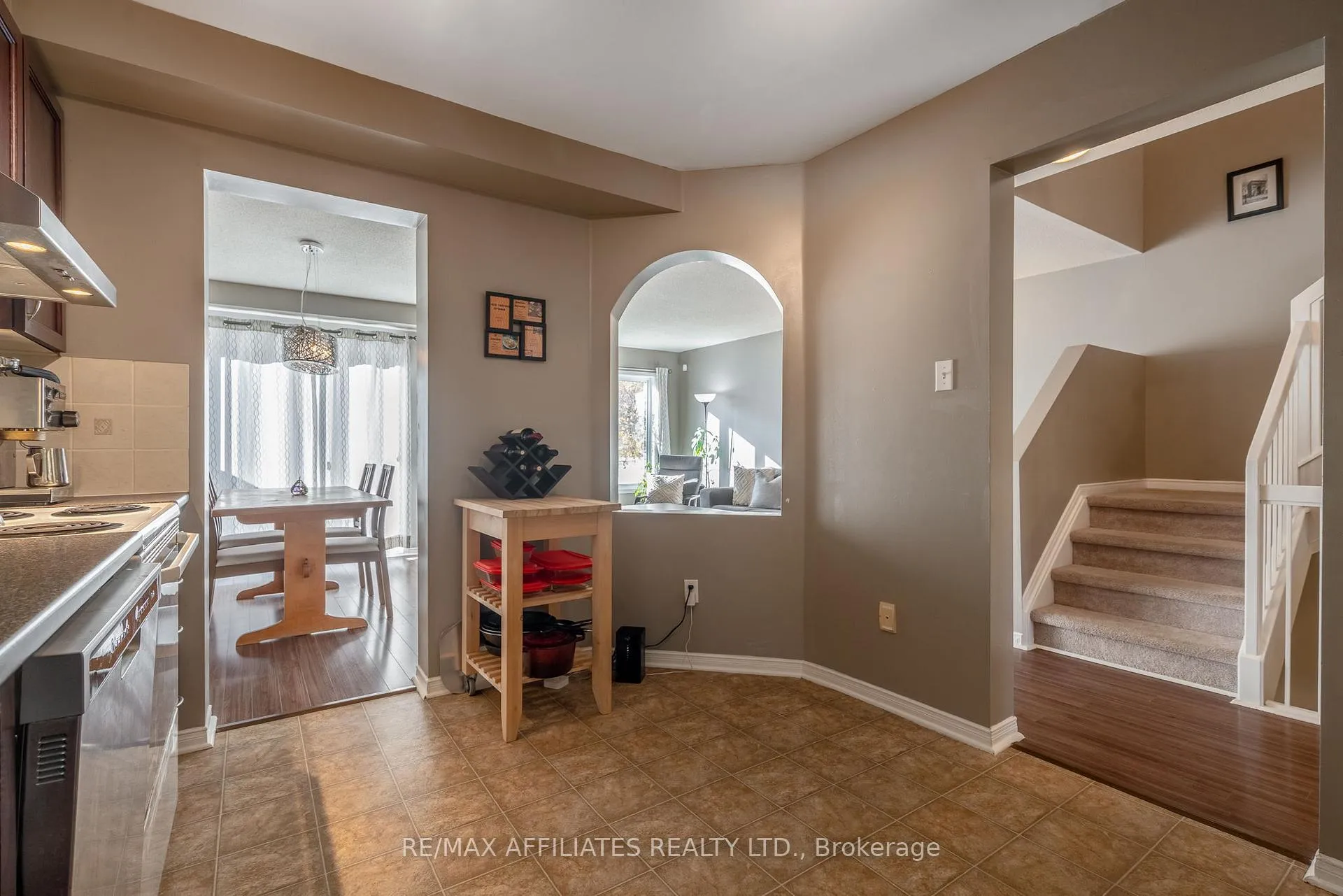Photo 14 of 1031 Capreol Street, Ottawa, Avalon East — HOMEH