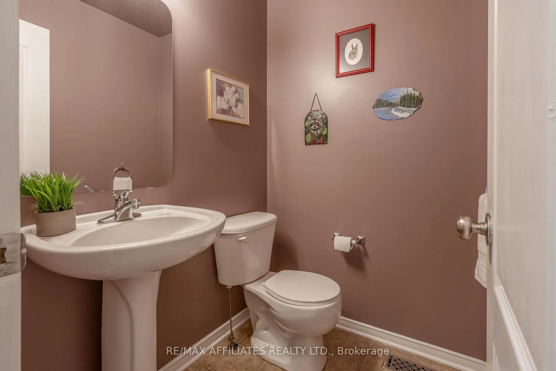Photo 15 of 1031 Capreol Street, Ottawa, Avalon East — HOMEH