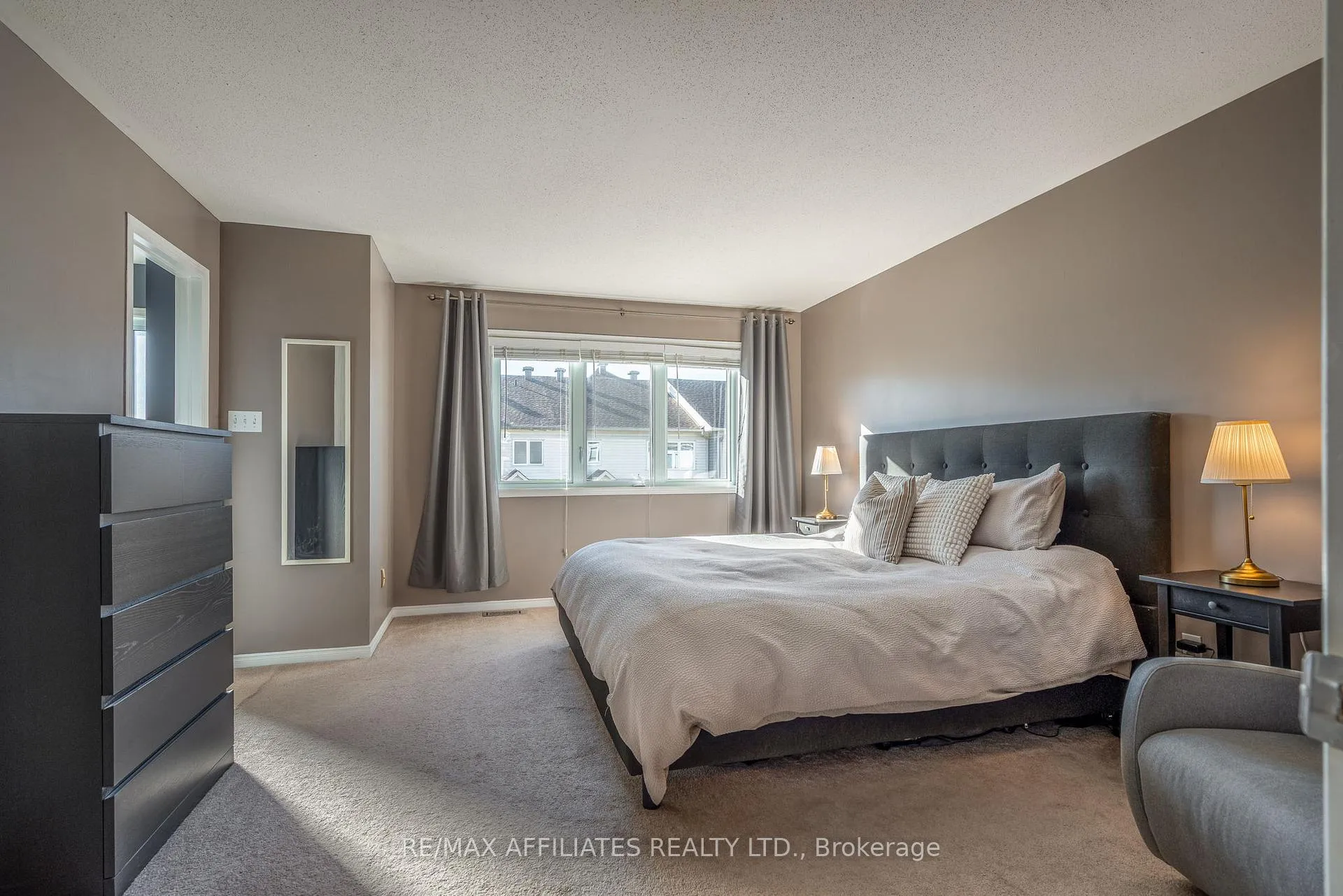 Photo 17 of 1031 Capreol Street, Ottawa, Avalon East — HOMEH