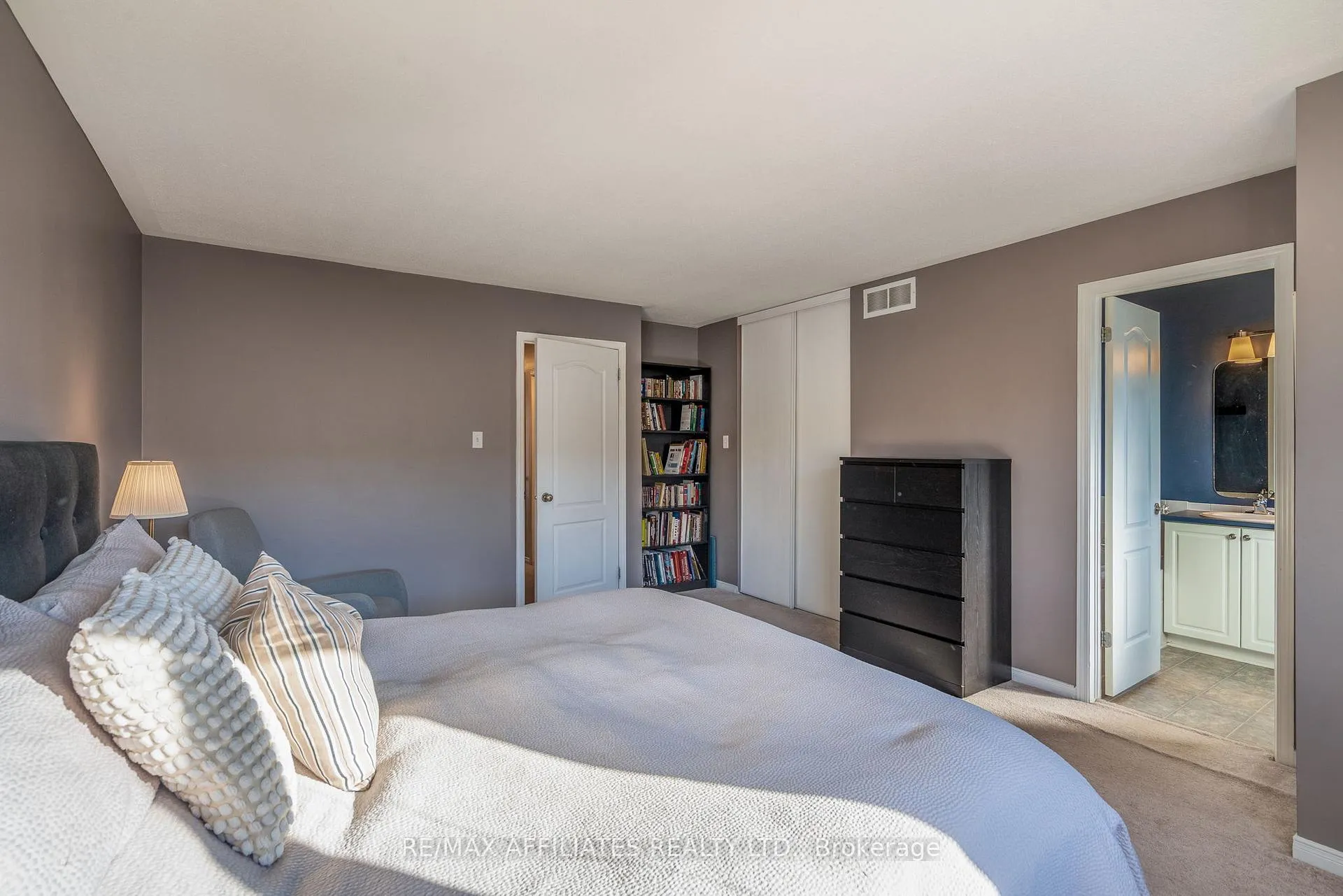 Photo 19 of 1031 Capreol Street, Ottawa, Avalon East — HOMEH