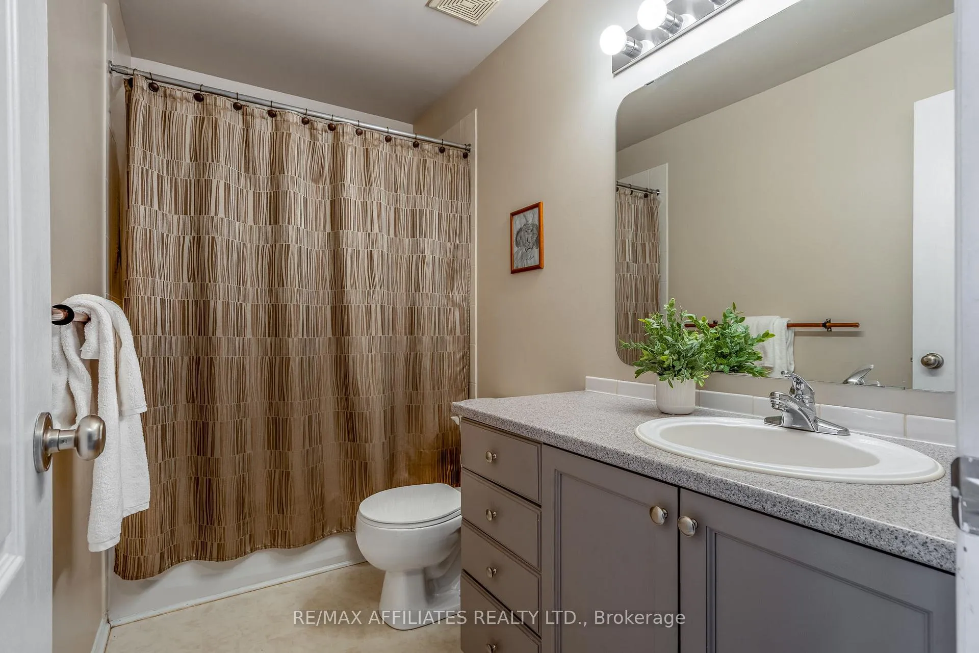 Photo 26 of 1031 Capreol Street, Ottawa, Avalon East — HOMEH