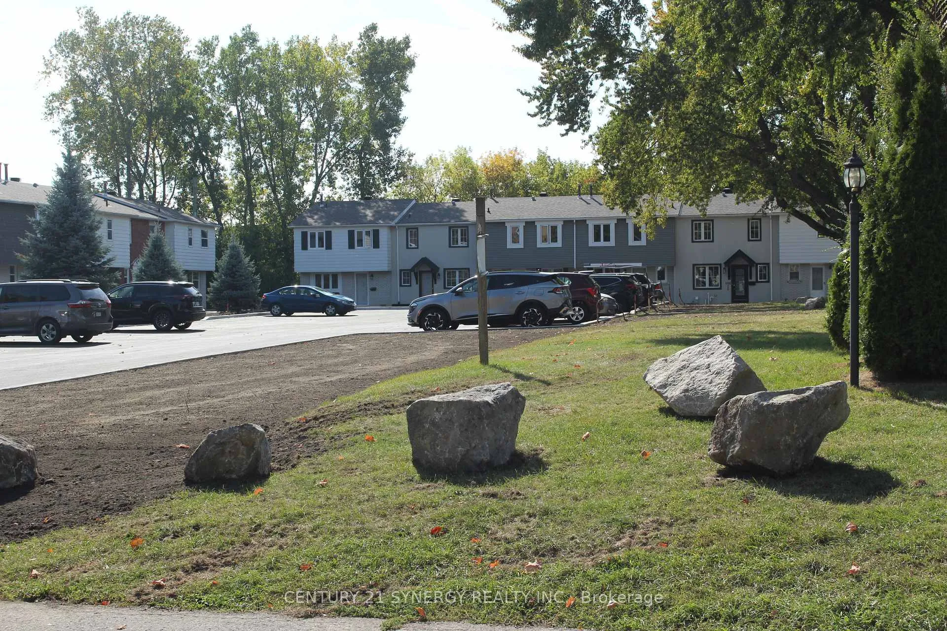 Photo 2 of 662 Hochelaga Street, Ottawa, Carson Meadows — HOMEH