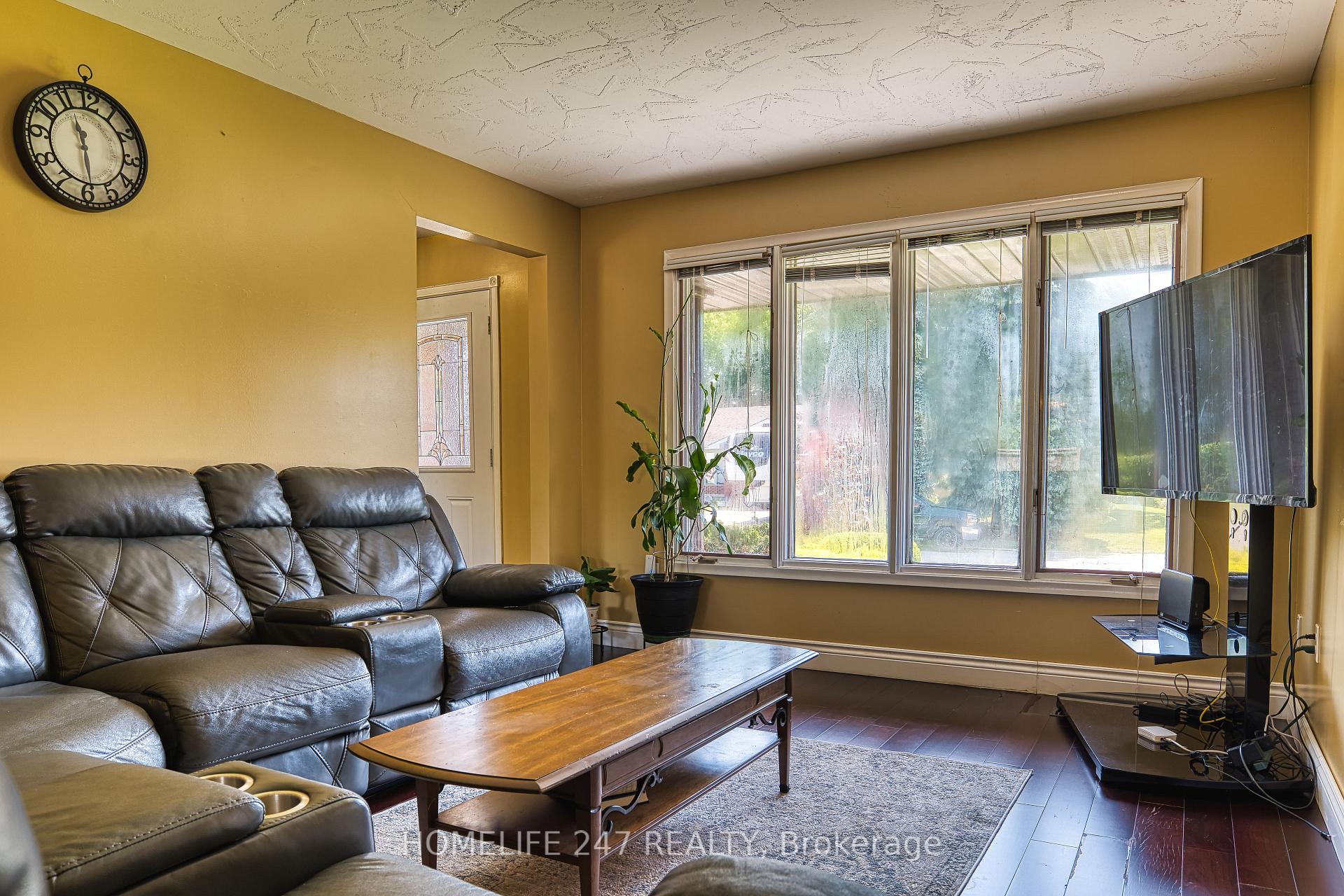 Photo 11 of 475 Victoria Avenue S, North Perth, Listowel — HOMEH